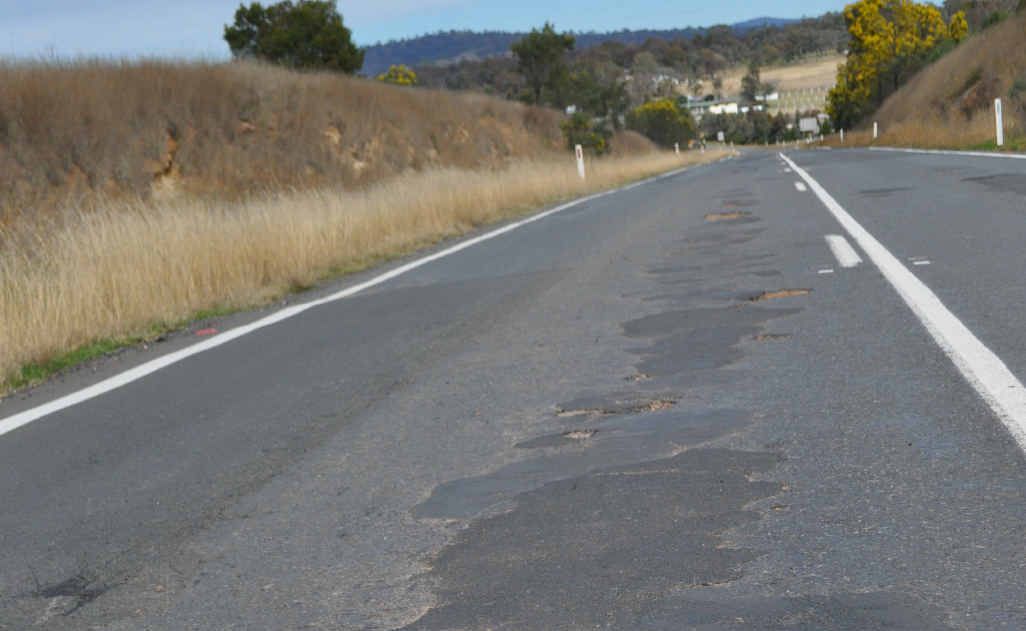 New England Hwy south of the Bracker Rd intersection. New England Hwy south of the Bracker Rd intersection.